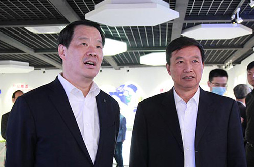 中建材總裁、中國工程院院士彭壽一行蒞臨鵬飛集團(tuán)考察
